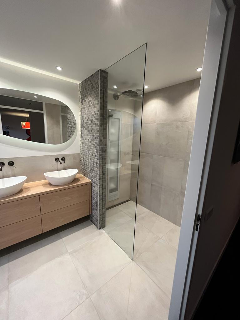 douchewand et spiegel op maat